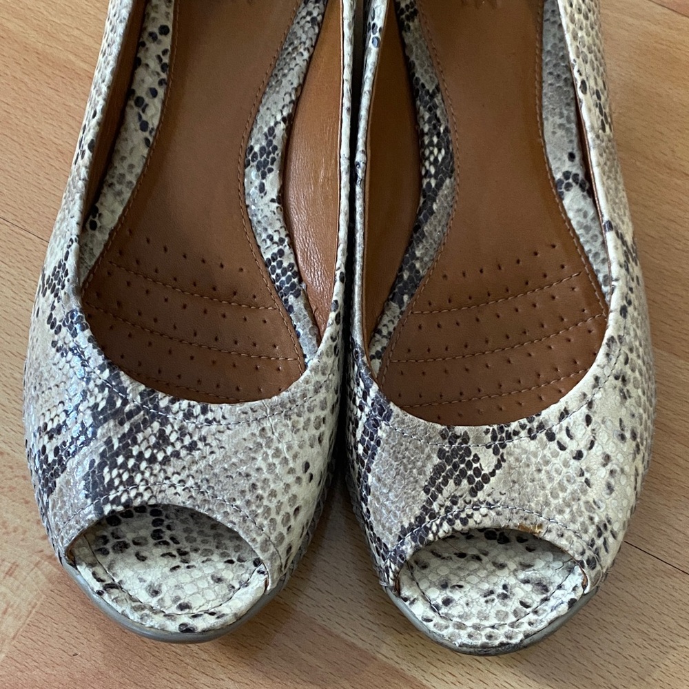 Geox Women's Snakeskin Peep Toe Heels - Black and Cream - Picture 5 of 8